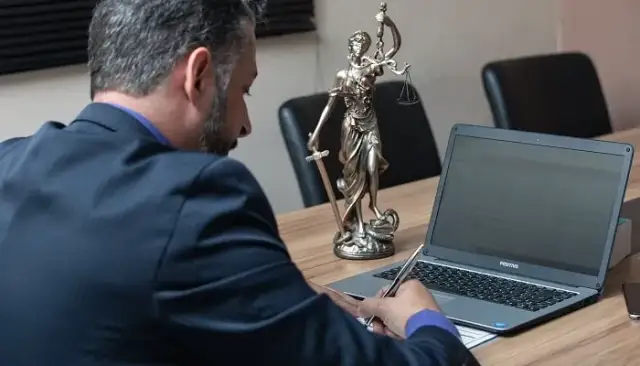 Jak wygląda rozprawa apelacyjna? Kluczowe informacje i etapy procesu