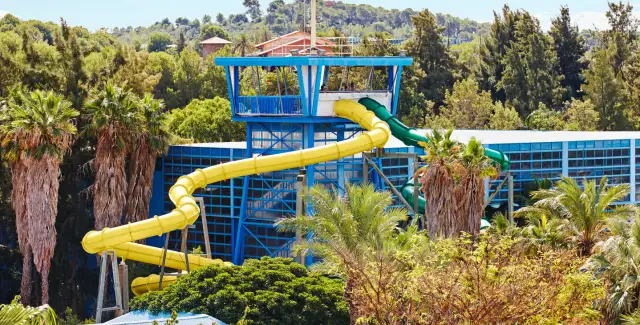 Todo sobre el tifón parque de atracciones: características y tiempos de espera