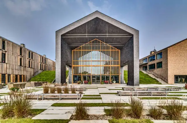 Hotel Skansen Sierpc: SPA, Konferencje i Magia Filmowego Skansenu