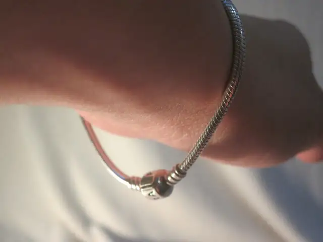 Pandora rozmiar bransoletki: Jak dobrać idealny? Uniknij pomyłek!