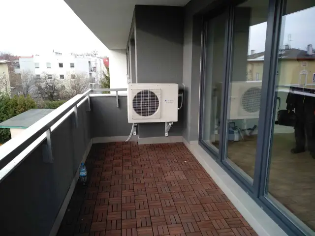 Klimatyzacja w bloku: Jak wybrać i zamontować bez problemów?