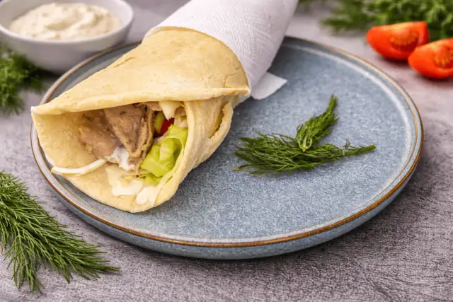 Domowy kebab jak z budki: Sekret mięsa, sosów i idealnego montażu