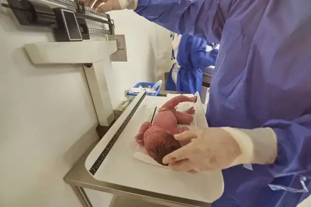 Ile będzie ważyło dziecko po porodzie? Oczekiwania i fakty