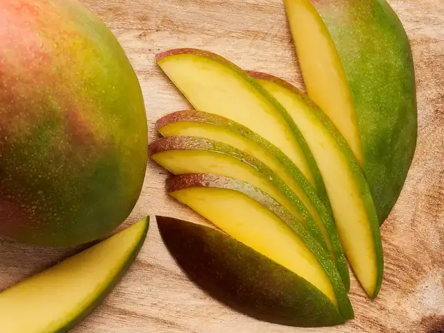 Kiedy jest sezon na mango? Sprawdź, kiedy najlepiej je kupić