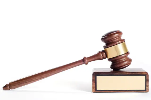 Co to jest przestępstwo umyślne? Wyjaśniamy kluczowe aspekty