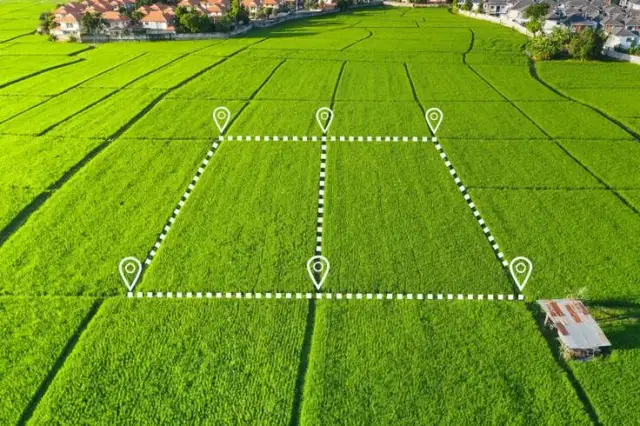 Jak skutecznie dokonać podziału działki na której stoi dom?