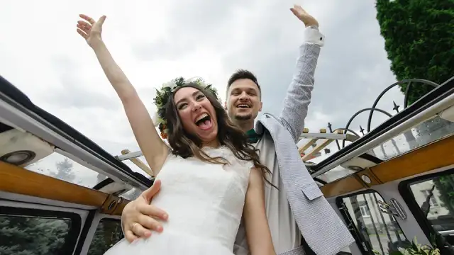 Ile kosztuje wynajem autokaru na wesele? Sprawdź ceny i czynniki wpływające na koszty