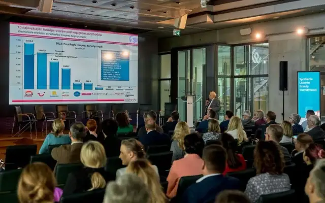 Które biuro podróży najlepsze dla Twojej rodziny: porównanie liderów