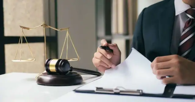 Czy szkoła ma osobowość prawną? Odkryj ważne konsekwencje prawne