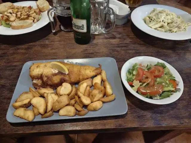 Gdzie zjeść w Dziwnowie? Odkryj najlepsze lokale i smaki