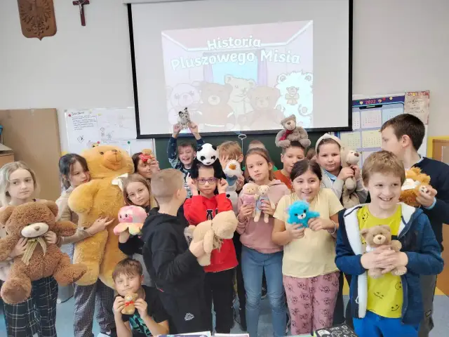 Dzień pluszowego misia w przedszkolu – kiedy i jak go świętować?