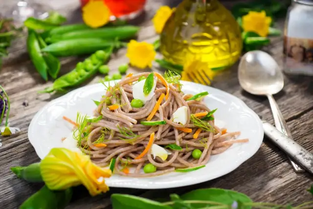 Zdrowe przepisy na makaron spaghetti pełnoziarnisty i jego korzyści