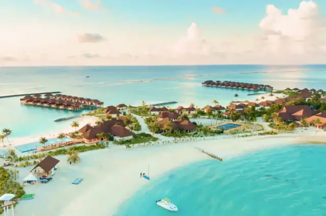 Ile dokładnie trwa lot z Dubaju na Malediwy? Sprawdź czas podróży i porady