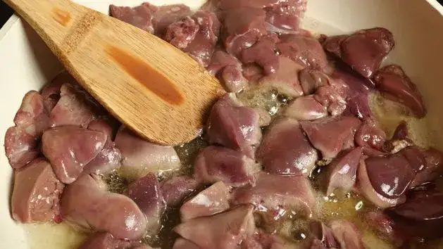 Jak usmażyć wątróbkę idealnie – uniknij najczęstszych błędów