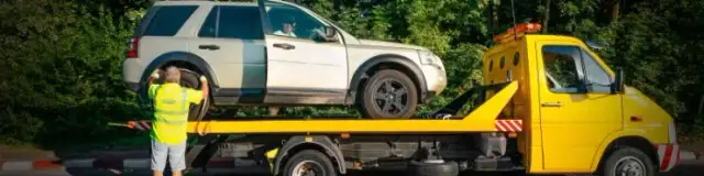 Ile kosztuje holowanie auta? Sprawdź, aby uniknąć wysokich opłat