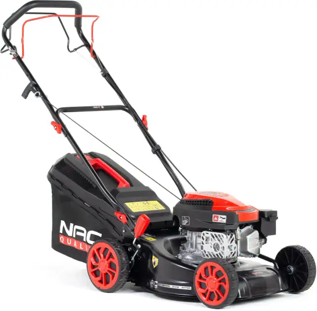 Ile oleju do kosiarki NAC? Poznaj różnice w pojemności modeli