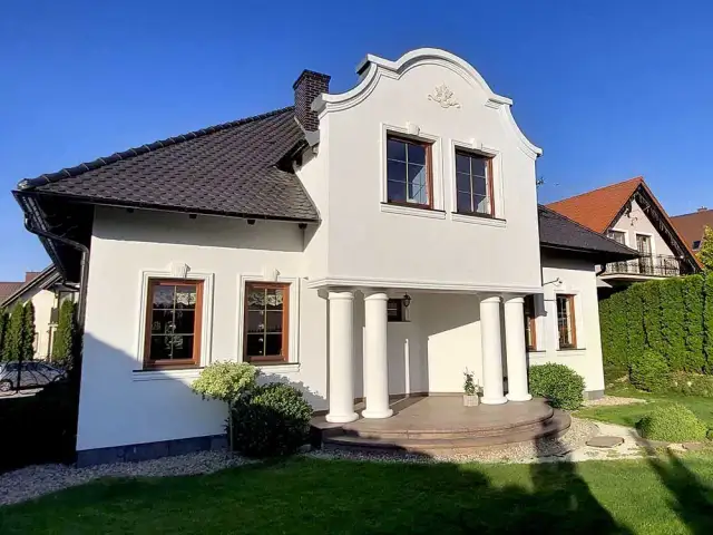 Ile kosztuje elewacja budynku? Sprawdź ceny i ukryte koszty