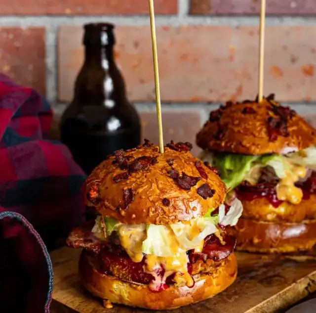 Ser do Burgera Drwala: Camembert czy topiony? Poznaj patenty!