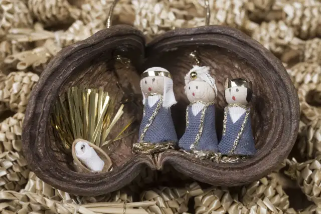 Jak zrobić szopkę bożonarodzeniową z dzieckiem: kreatywne pomysły dla rodziców