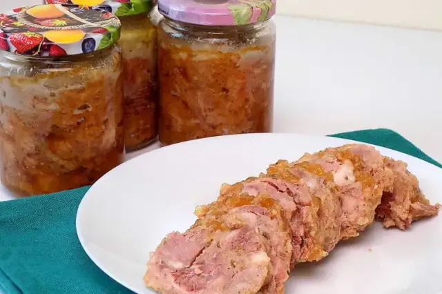 Jak przygotować wieprzowinę w sosie własnym w słoiku, aby była pyszna?