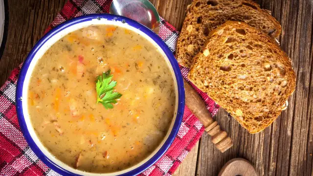 Ile kalorii ma zupa grochowa? Zaskakujące fakty o jej kaloryczności