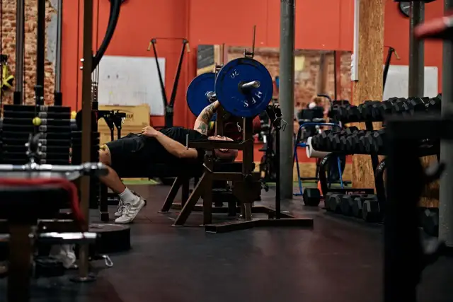 CrossFit Łódź: Przewodnik po boxach, cenach i treningach