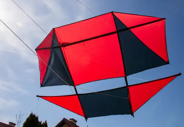 Jak złożyć latawiec kite - proste instrukcje i cenne wskazówki