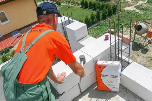 Beton komórkowy 5cm: zastosowanie i właściwości w budowie