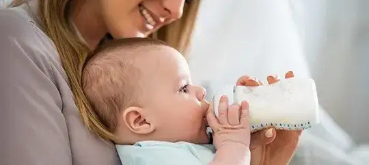 Czy podawać dziecku mleko przy gorączce? Odpowiedzi na wątpliwości