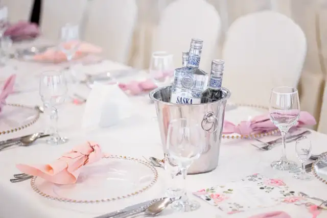 Gdzie kupić wódkę na wesele w Rzeszowie i uniknąć wysokich kosztów