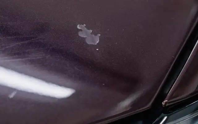 Ekspert radzi: Czym myć karoserię, by lakier lśnił jak nowy?