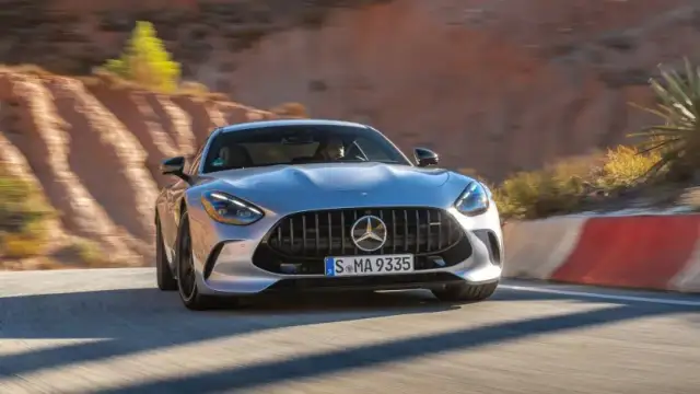Mercedes-AMG GT: Ikona, osiągi, ceny. Czy to auto dla Ciebie?