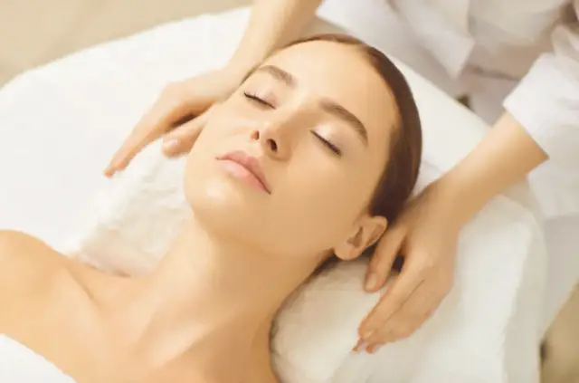 Jak spać po kwasie hialuronowym, aby uniknąć bólu i komplikacji