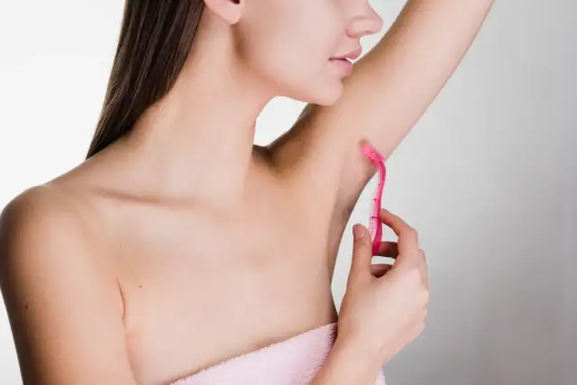 Krostki po goleniu: Koniec z podrażnieniami! Gładka skóra krok po kroku