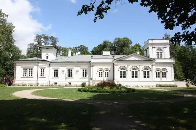 Centrum rzeźby w Orońsku - historia, wystawy i atrakcje czekają