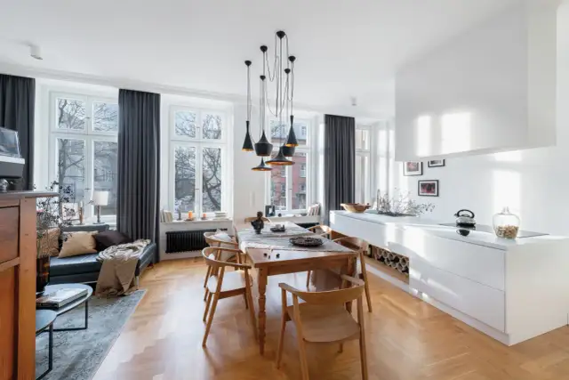 Wnętrze z duszą: Połącz antyki z nowoczesnością bez chaosu.