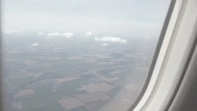 Co życzyć na lot samolotem? Inspiracje na udane podróże i radość w powietrzu