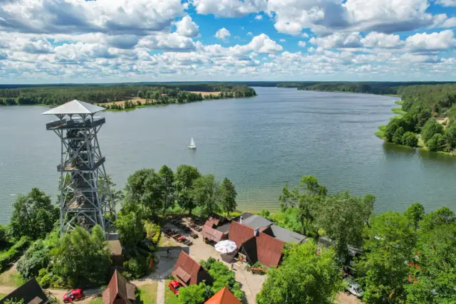 Kaszuby: Odkryj "polską Szwajcarię" - atrakcje, jeziora, kultura