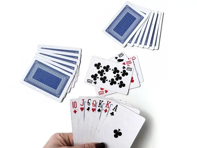 Gra w Pana: Opanuj zasady i warianty. Unikaj błędów!