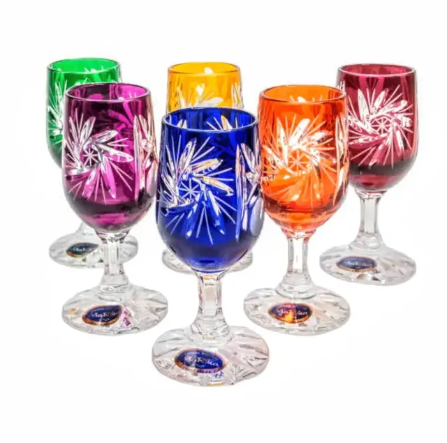 Odwrócony kieliszek do wódki - co oznacza i jak wpływa na smak