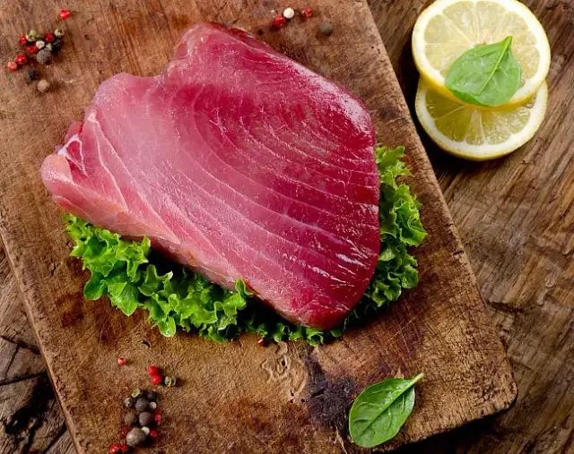 Ile kalorii ma tuńczyk? Zaskakujące różnice w kaloryczności!