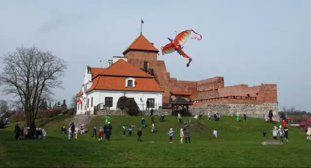 Zamek w Liwie: Fascynująca historia i atrakcje, które musisz poznać