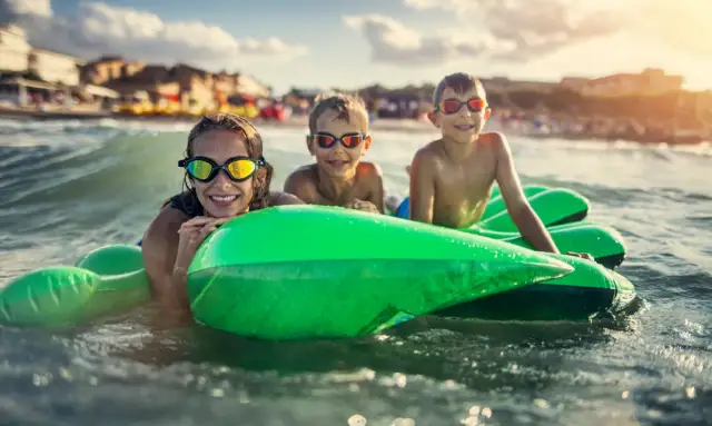 Gdzie z dzieckiem w Pomorskiem? Odkryj najlepsze atrakcje rodzinne
