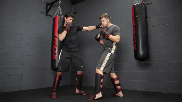 Boks czy MMA? Ekspert radzi, co wybrać na początek