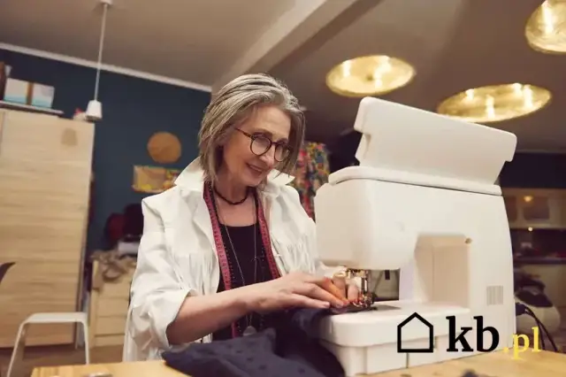 Ile kosztuje uszycie spódnicy na miarę? Cennik i porady eksperta