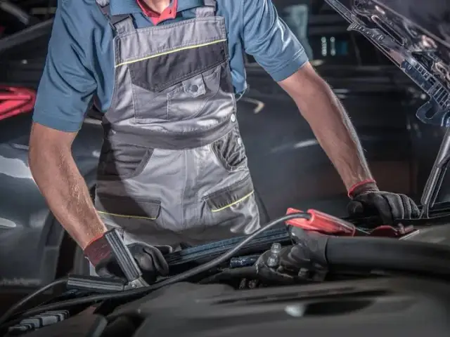 Jak się odpala samochód: Proste kroki, by uniknąć problemów z silnikiem