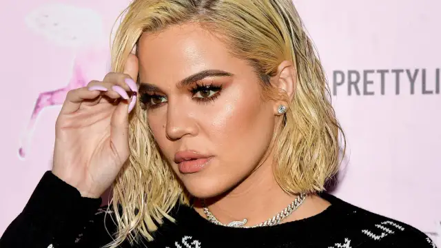 Fettige Haare? So stylen Sie sie elegant & kaschieren den Ansatz!