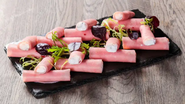 Jak zrobić szynkę na obiad – proste przepisy, które zachwycą smakoszy