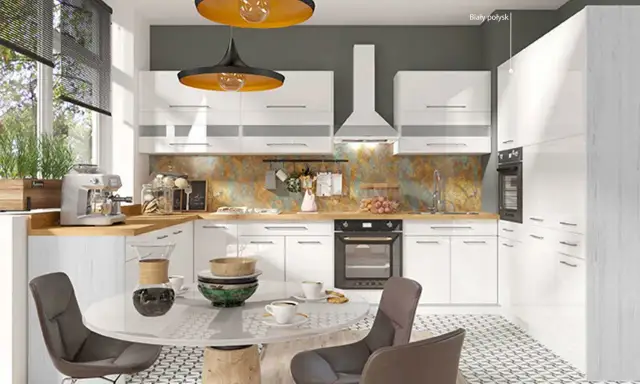 Jak czyścić szafki kuchenne z połyskiem? Bez smug i rys!