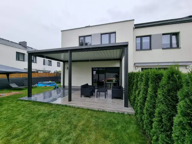 Mały ogród z tarasem: 15+ pomysłów na funkcjonalną przestrzeń